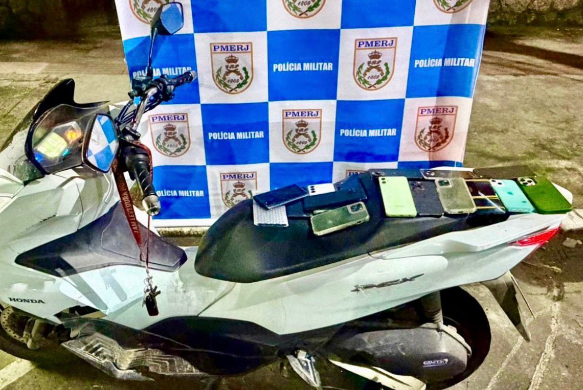 Homem com várias passagens pela polícia é capturado com 16 celulares no Centro de Niterói