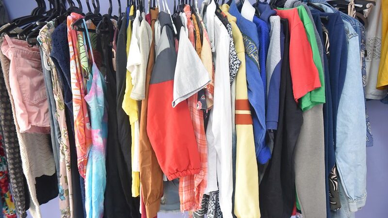 Maricá amplia ação de doação de roupas e fortalece políticas de acolhimento às mulheres