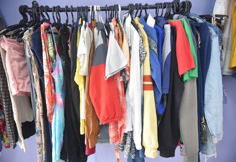 Maricá amplia ação de doação de roupas e fortalece políticas de acolhimento às mulheres