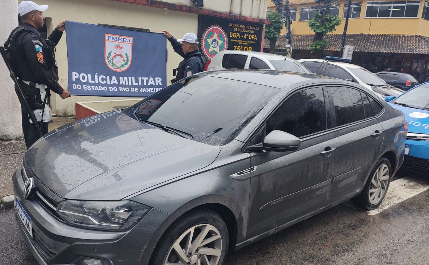 CPRv frustra roubo de carga na RJ-106 e captura dois suspeitos após perseguição