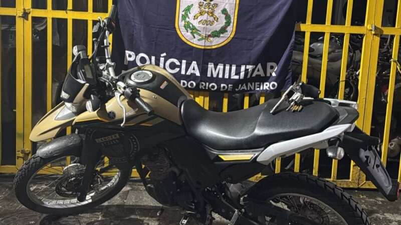 Homem é preso após atirar contra policiais do 7º BPM durante perseguição em São Gonçalo