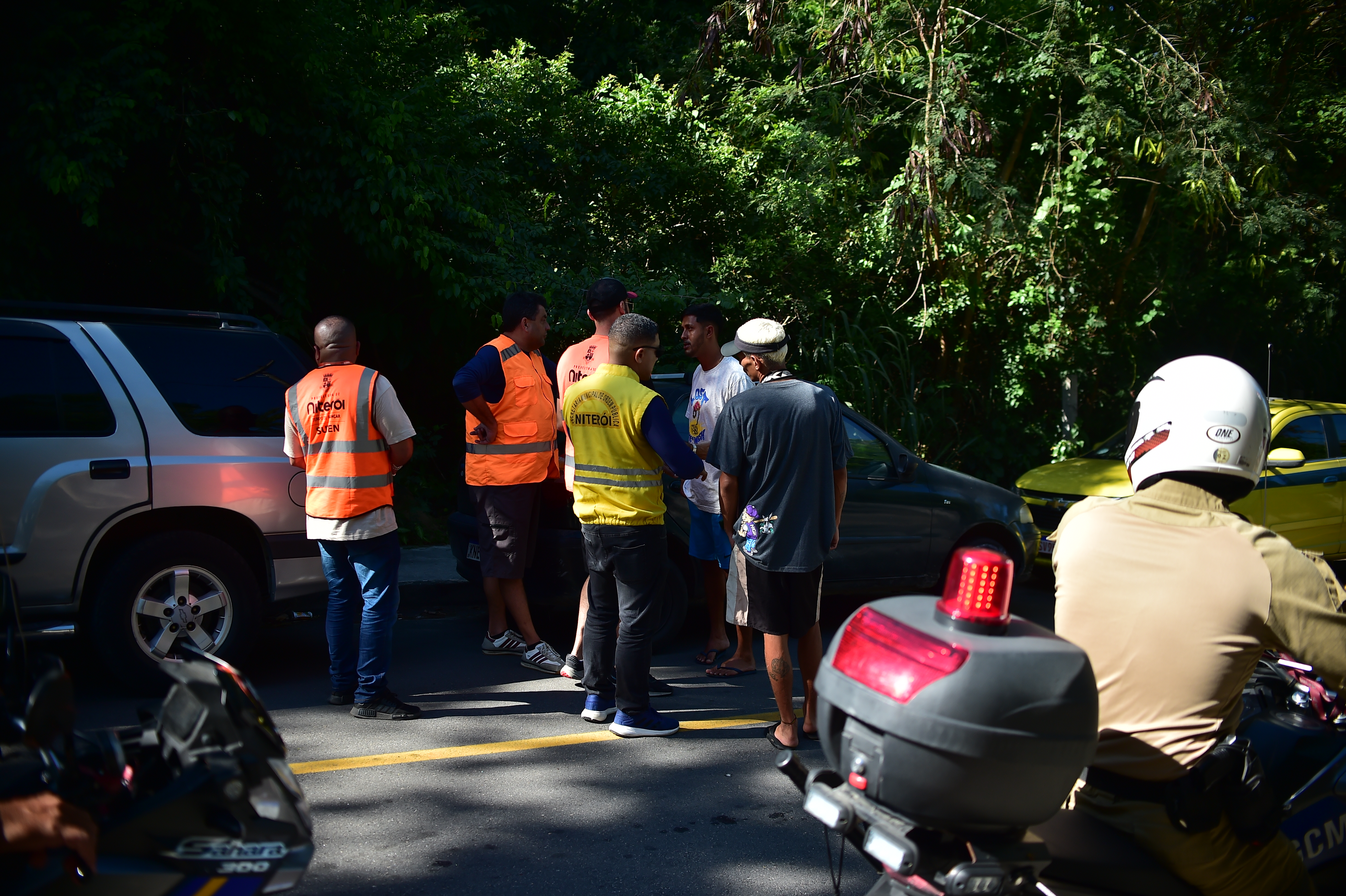 Operação Verão: Prefeitura de Niterói realiza ação para ordenar estacionamento na Praia de Itaipu  