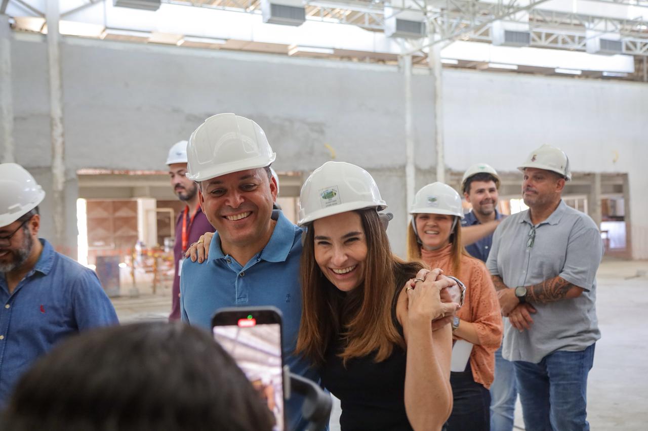 Prefeito Rodrigo Neves vistoria obras em região central de Niterói