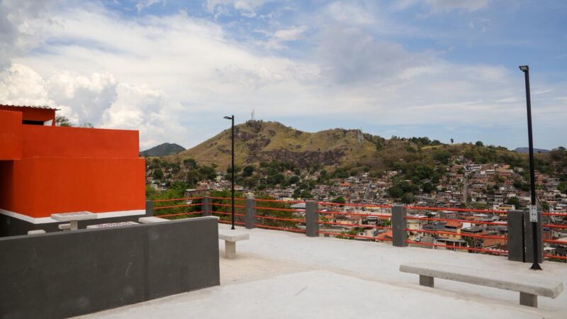 Prefeitura de Niterói entrega área de lazer e escadarias no Papagaio, na Zona Norte
