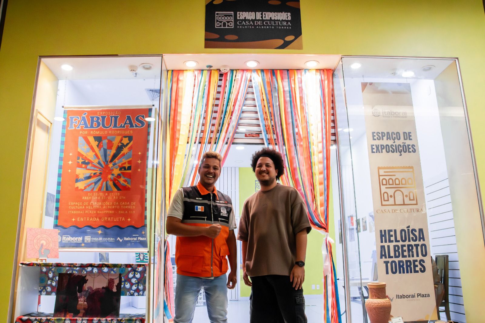 Exposição “Fábulas” atrai público e transforma o Shopping Itaboraí Plaza em espaço de arte e celebração