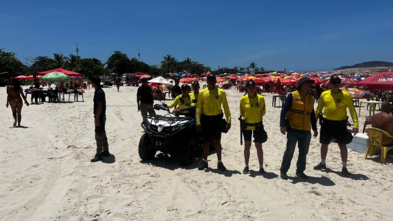 Operação Verão apreende mercadorias não autorizadas e combate estacionamento irregular no fim de semana