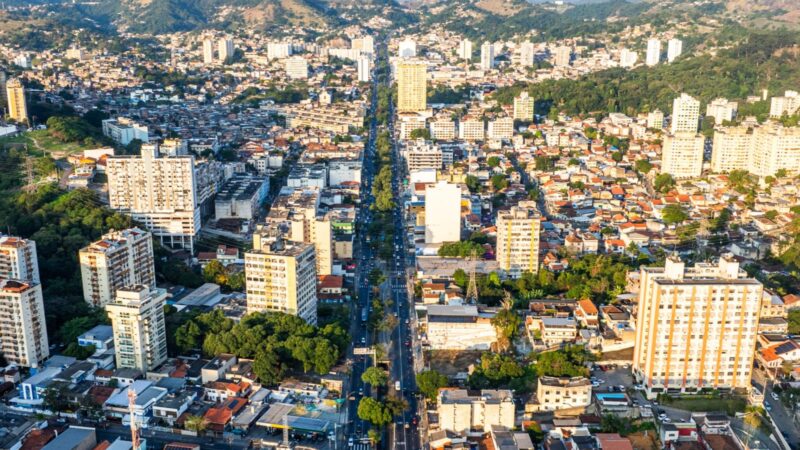 Guerra entre facções transforma noite em terror no Fonseca, em Niterói