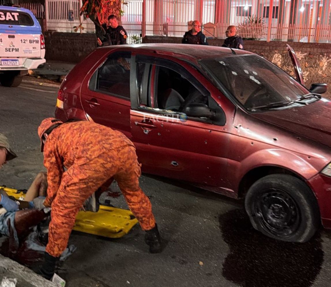 Policiais do 12º BPM são atacados por ocupantes de veículo e confronto deixa dois mortos no Fonseca, em Niterói
