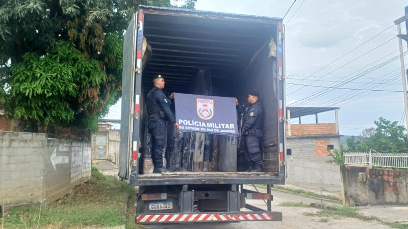 Policiais Militares do 1ºBPM recuperaram carga de colchões avaliada em R$ 44 mil em Itaúna, São Gonçalo