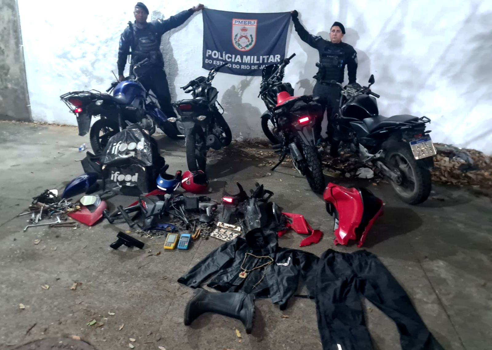 Policiais Militares do 12ºBPM estoura esquema de roubo e desmanche de motos em Niterói e prende suspeito em flagrante
