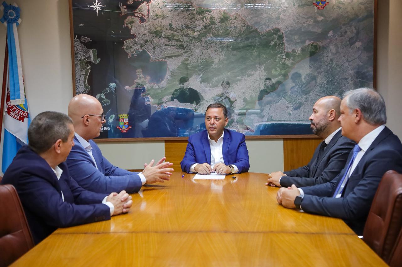 Prefeito Rodrigo Neves assina novo convênio do Regime Adicional de Serviço (RAS) com a Polícia Civil