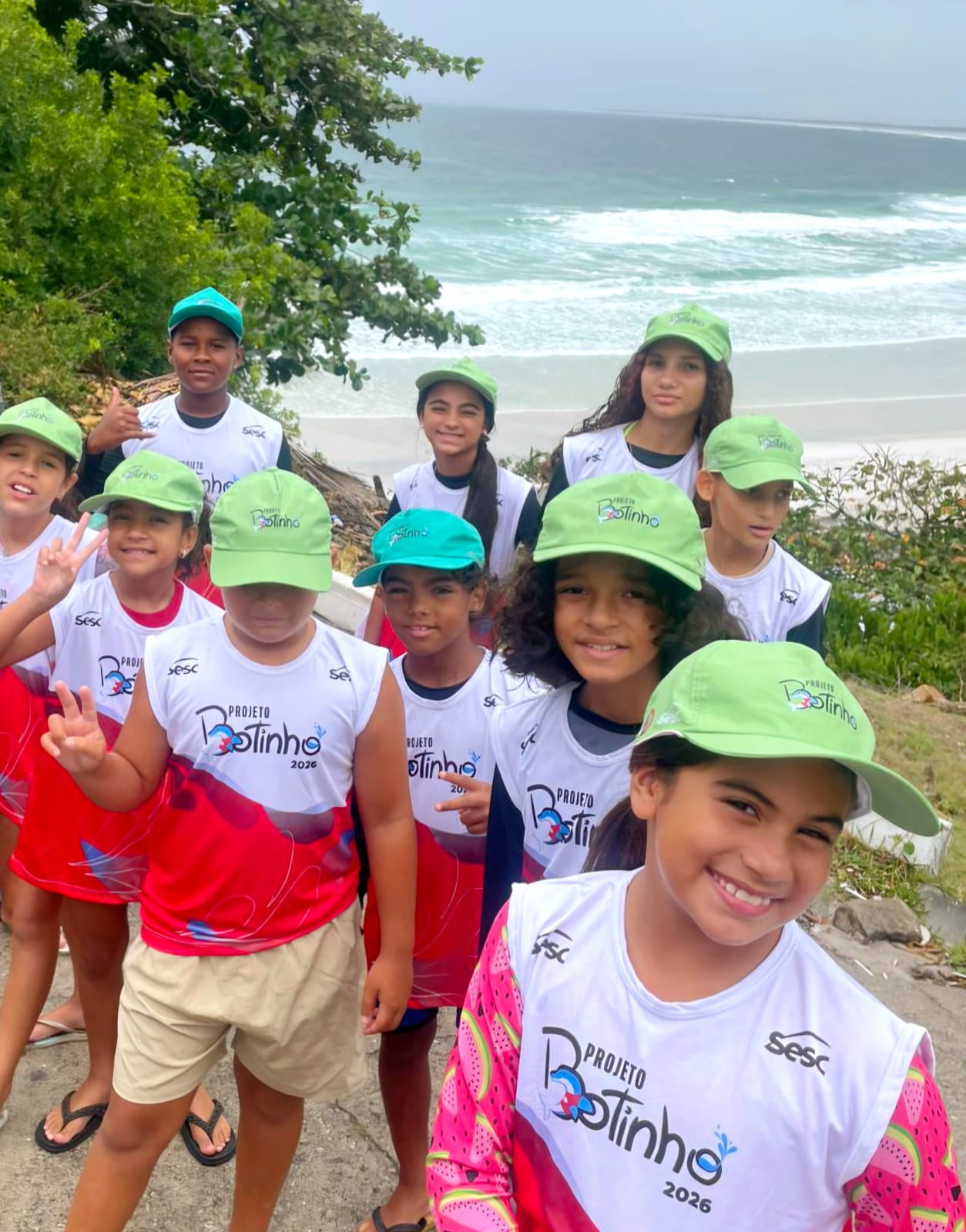 Projeto Botinho tem início em Arraial do Cabo com entrega de uniformes aos participantes