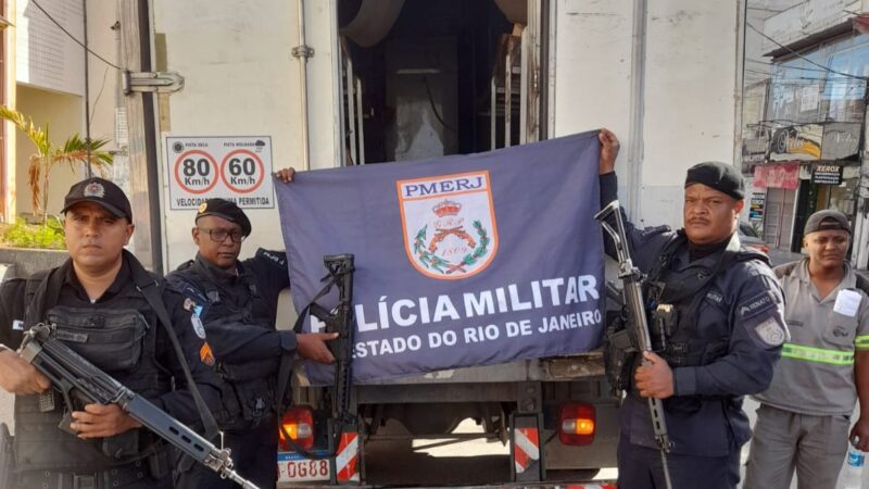 Policiais do 1º BPM recuperam carga de alimentos avaliada em R$ 60 mil em São Gonçalo
