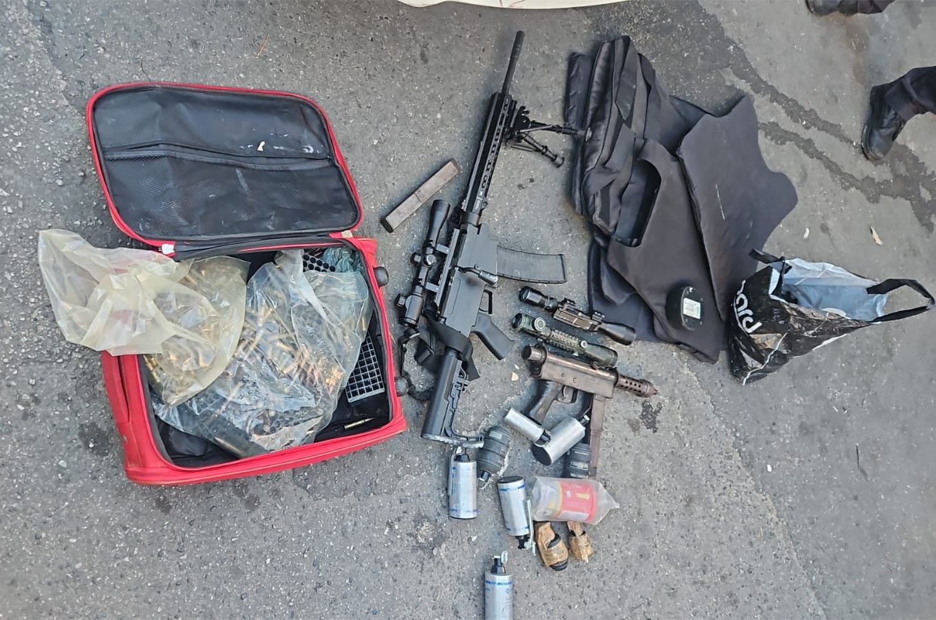 Polícia Civil deflagra operação contra organização criminosa envolvida com tráfico, receptação e lavagem de dinheiro na Zona Norte e no interior do estado