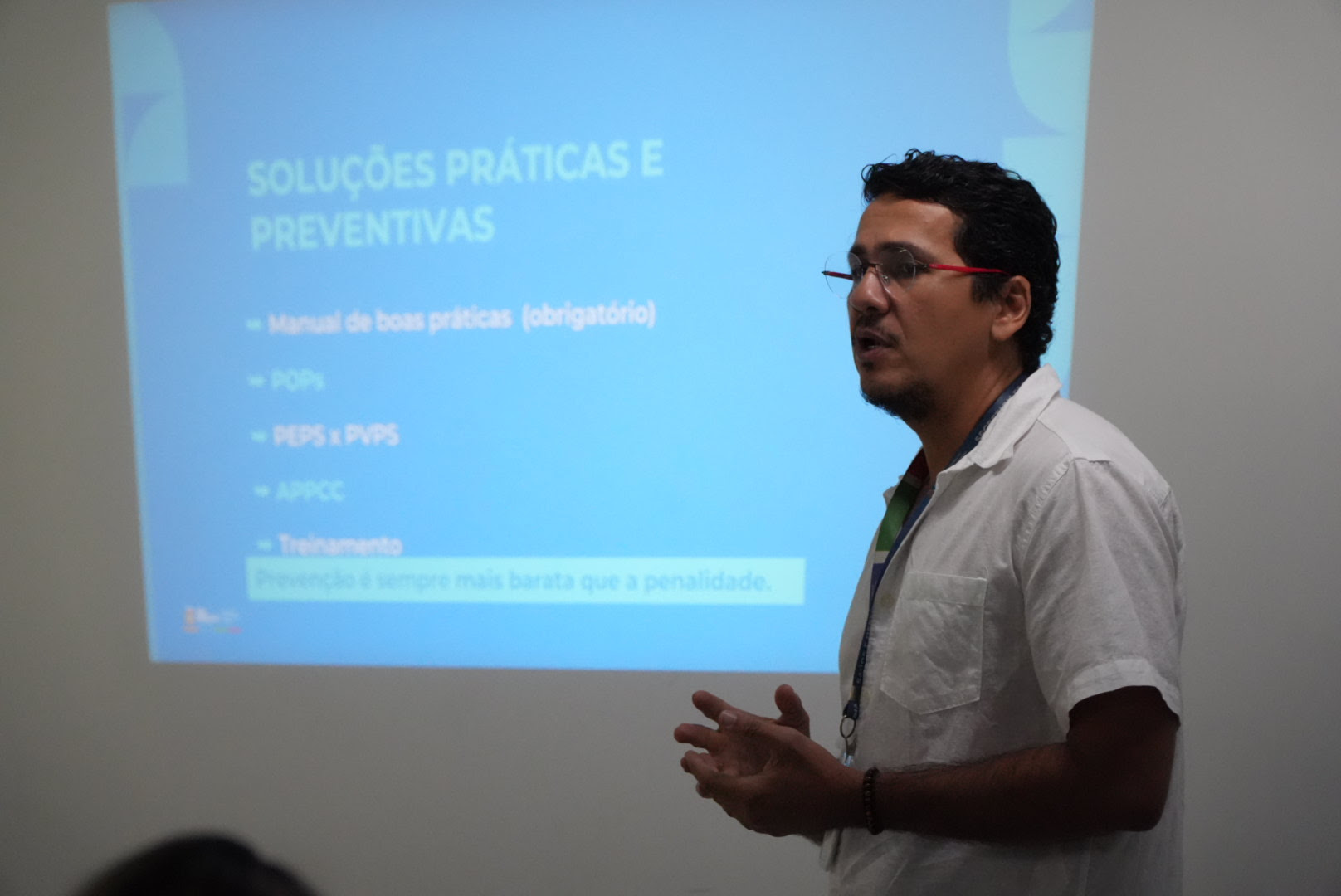 Vigilância Sanitária de São Gonçalo orienta funcionários de supermercados