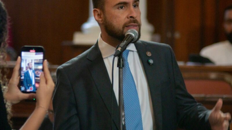 Vereador Allan Lyra protocola notícia-crime contra Acadêmicos de Niterói por possível intolerância religiosa