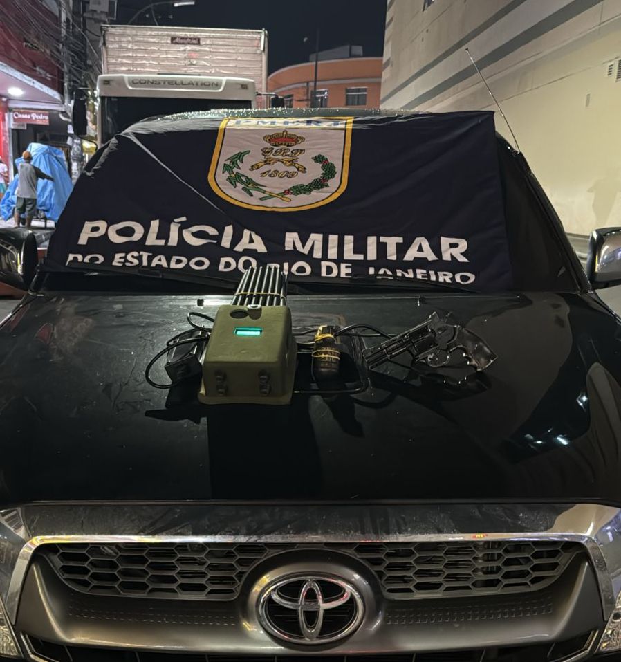 7º BPM recupera caminhonete roubada e apreende granada em São Gonçalo