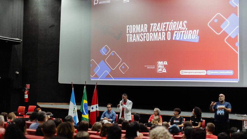 Passaporte Universitário: Prefeitura de Maricá entrega certificados para novos alunos de Medicina