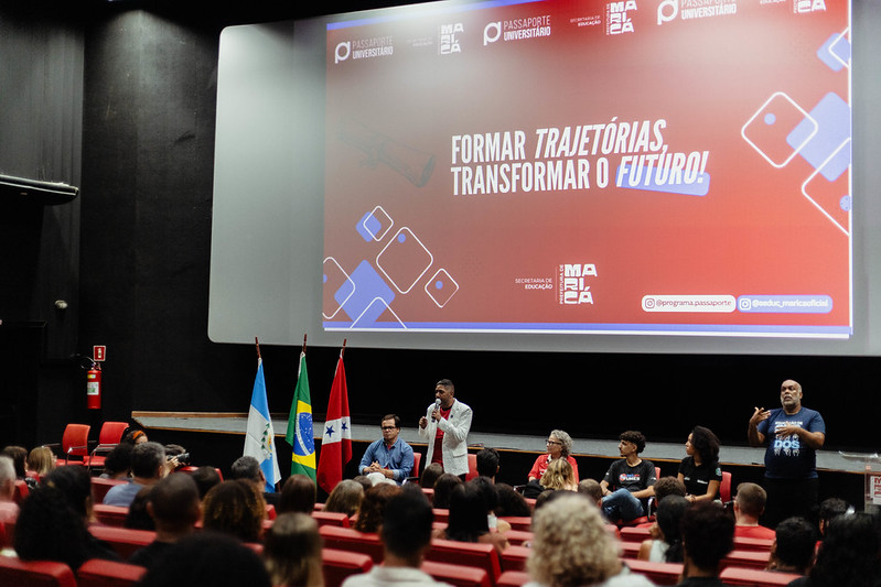 Passaporte Universitário: Prefeitura de Maricá entrega certificados para novos alunos de Medicina