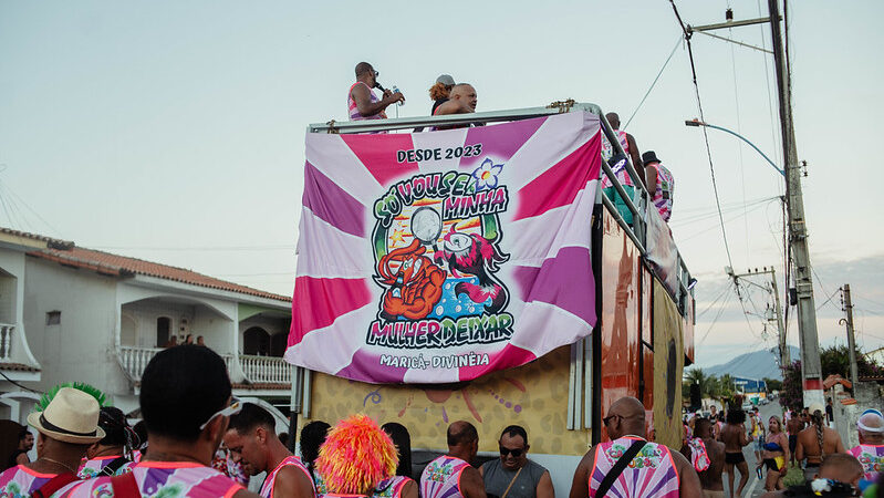 Carnaval Maricá 2026: blocos e shows agitam a segunda-feira de folia em toda a cidade