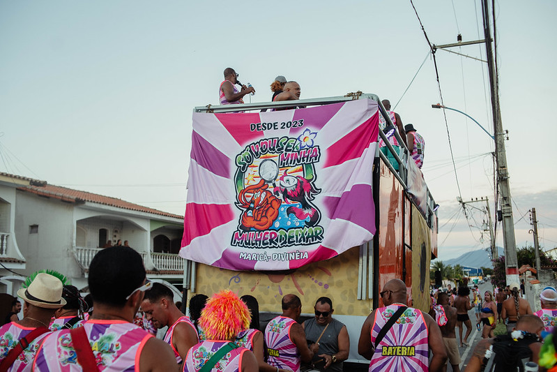 Carnaval Maricá 2026: blocos e shows agitam a segunda-feira de folia em toda a cidade