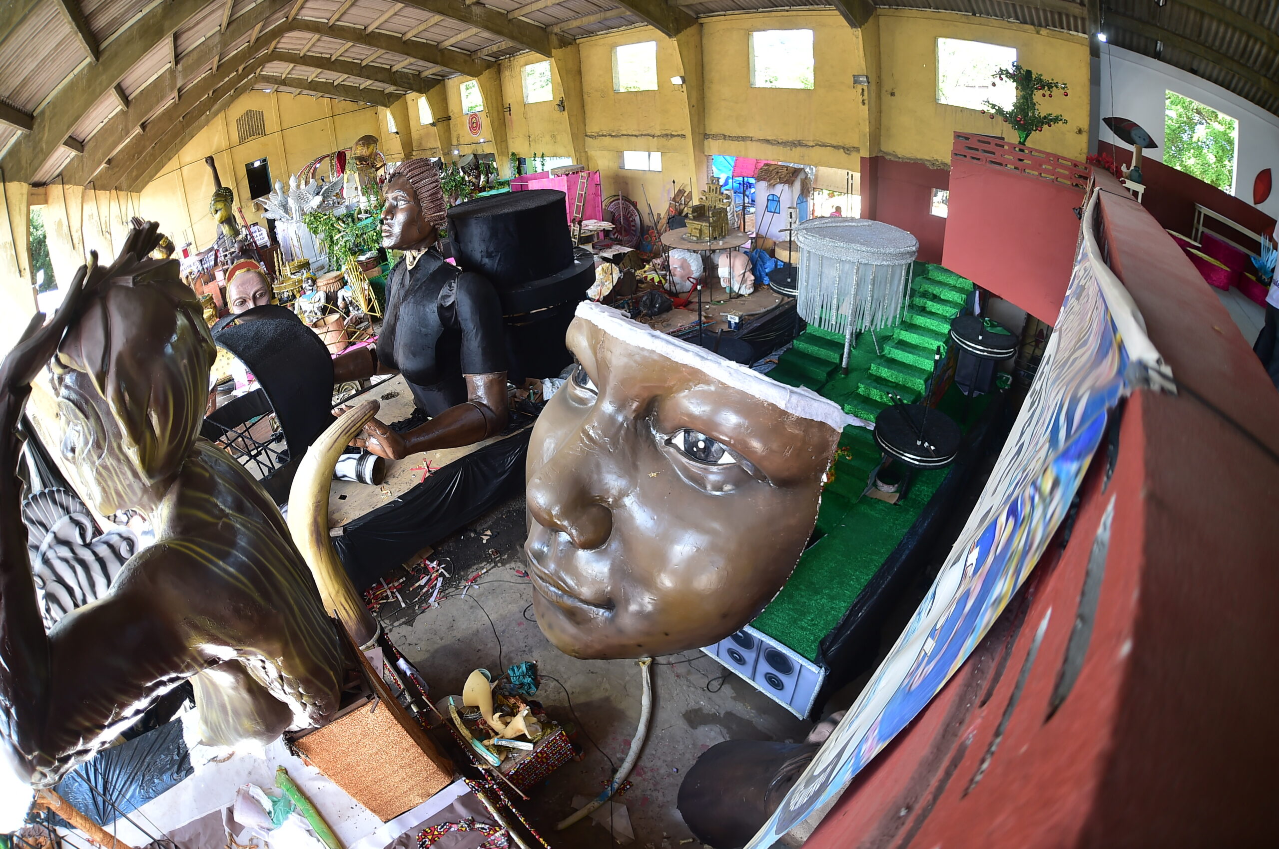 Muito além do desfile: Prefeitura investe em formação e sustentabilidade no Carnaval de Niterói