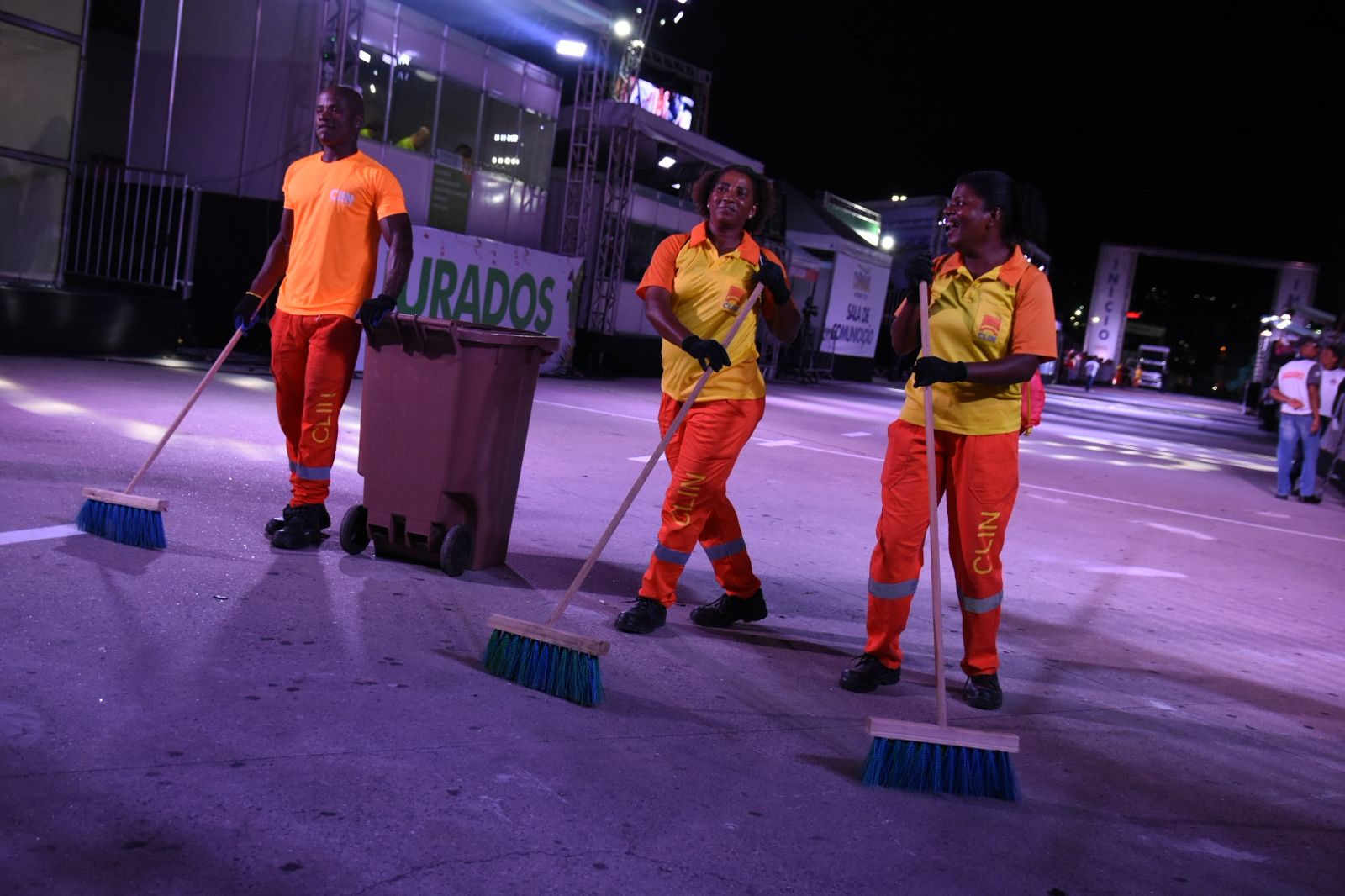 Companhia de Limpeza de Niterói recolhe mais de 3 toneladas de resíduos do Caminho Niemeyer durante o Carnaval