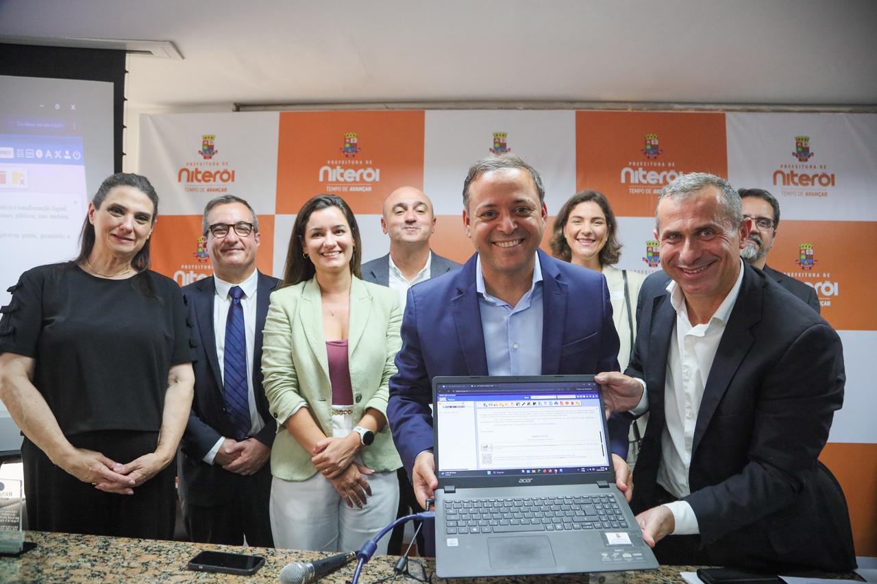 Niterói passa a utilizar o Sistema Eletrônico de Informações e moderniza processos