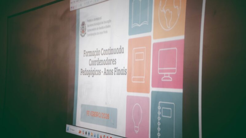 Formação continuada reúne professores e coordenadores para alinhar diretrizes da Educação em 2026