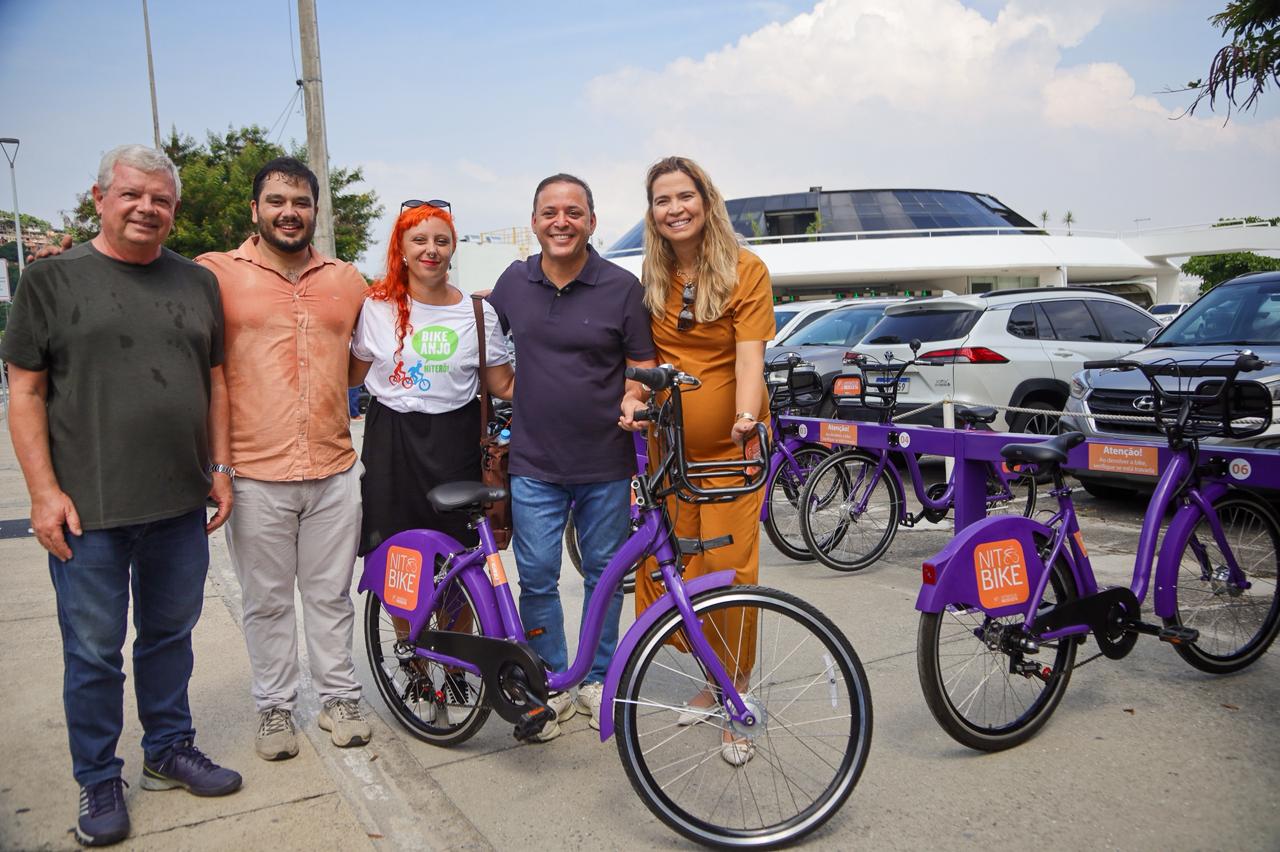 Prefeito Rodrigo Neves assina ordem de início das obras do novo Bicicletário de Charitas 