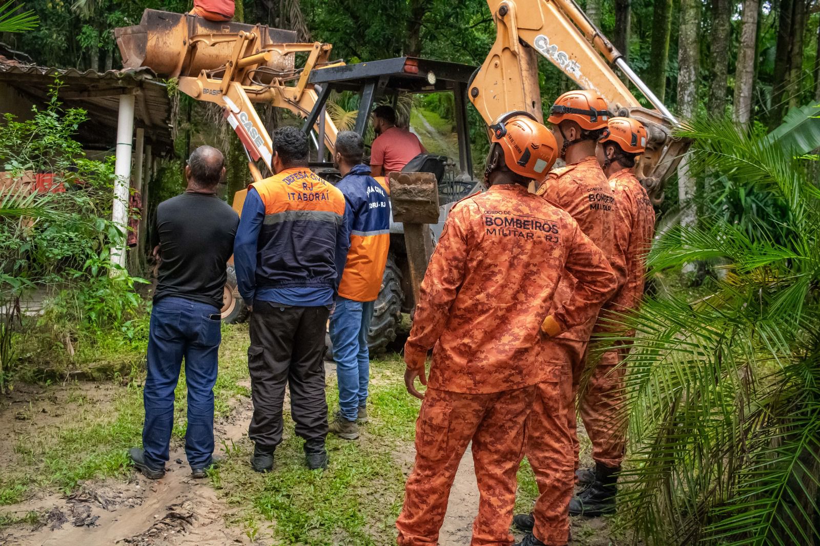 Queda de árvore mobiliza equipes da Prefeitura em Sambaetiba e reforça monitoramento das chuvas em Itaboraí