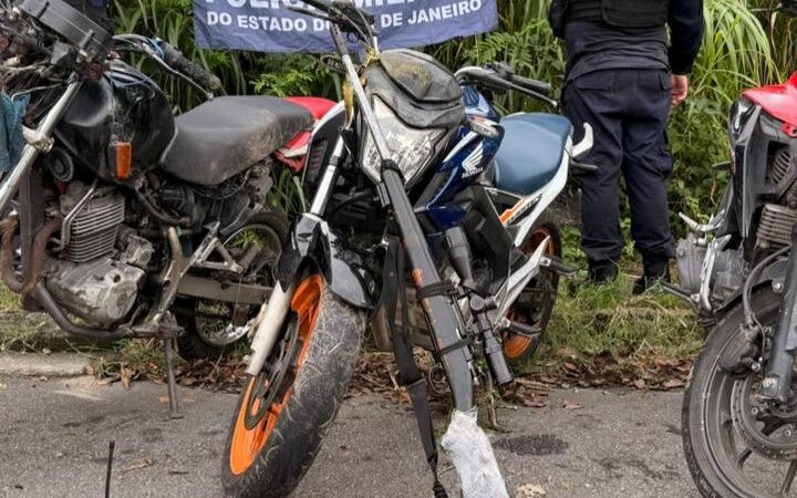 Equipes do 7º Batalhão apreendem armas e drogas na comunidade do Brejal, em São Gonçalo