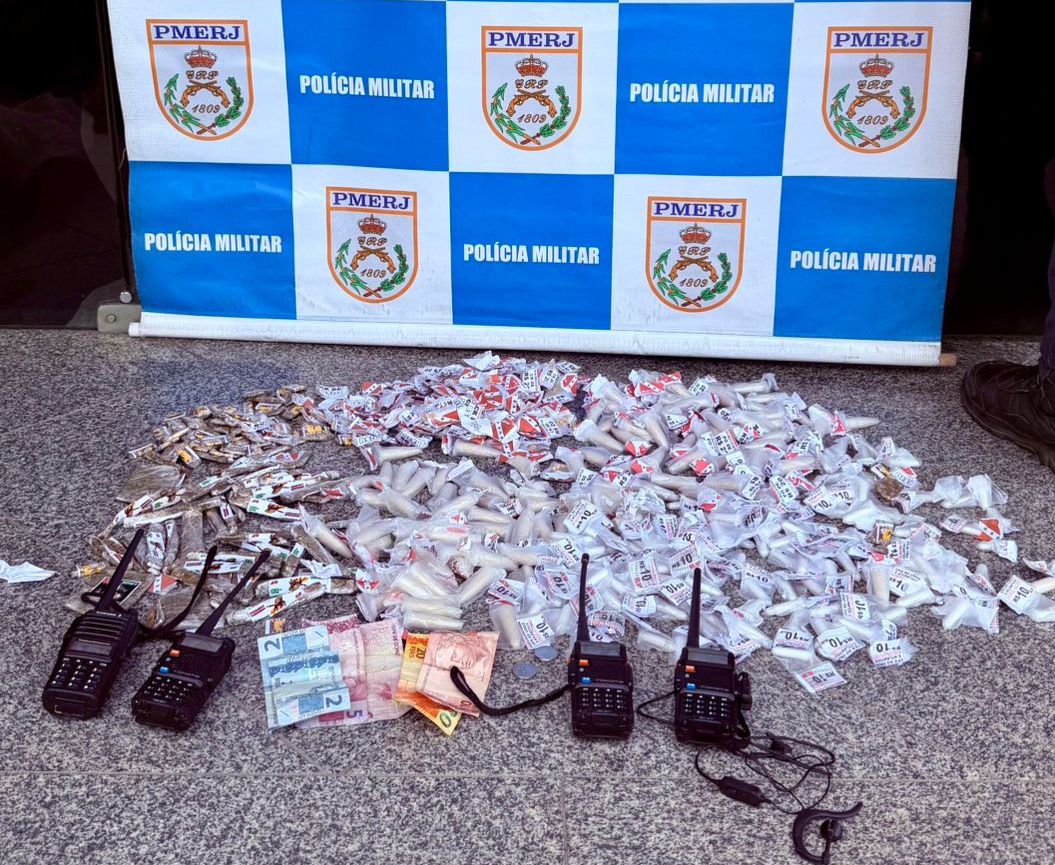 Grande apreensão de drogas e prisão de cinco suspeitos em Itaipuaçu, Maricá