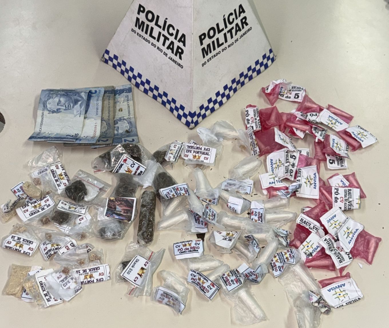 12º BPM realiza apreensão de drogas no bairro Mumbuca, em Maricá