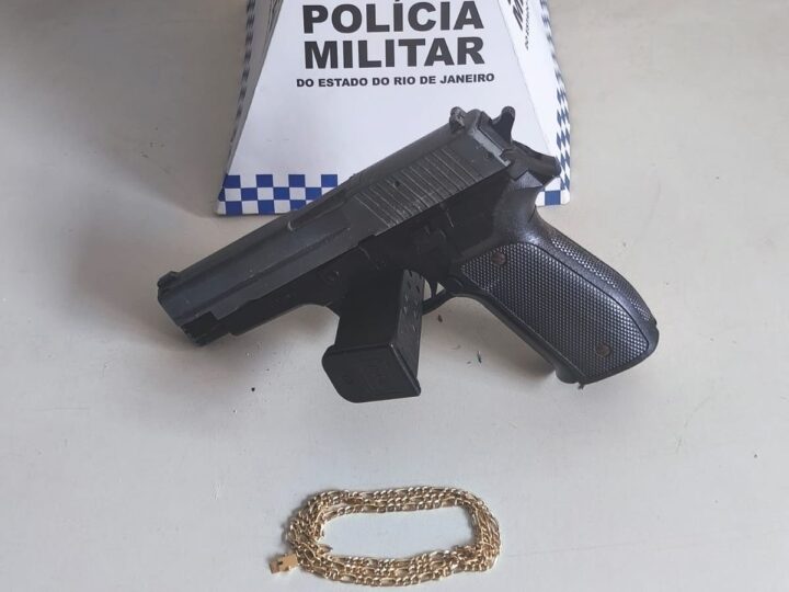 Ladrão se dá Mal; Homem é preso por policiais do CPRV após tentar roubar cordão de ouro na Rj 100