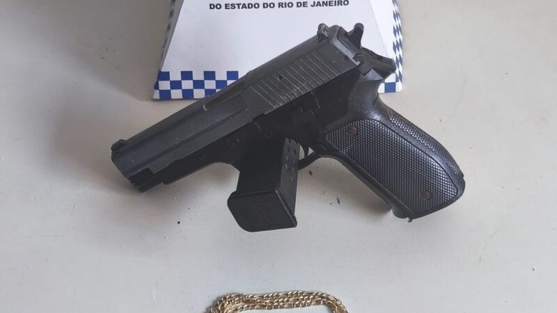 Ladrão se dá Mal; Homem é preso por policiais do CPRV após tentar roubar cordão de ouro na Rj 100