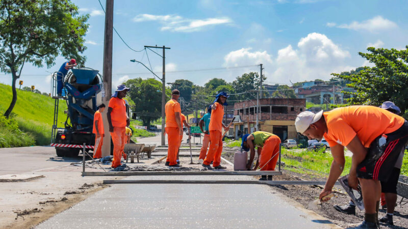 Prefeitura concreta novas calçadas em obras na entrada do Porto do Rosa 