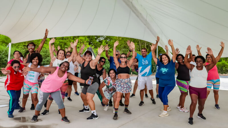 Aulas de dança reúnem gonçalenses no Parque RJ Nosso Sonho