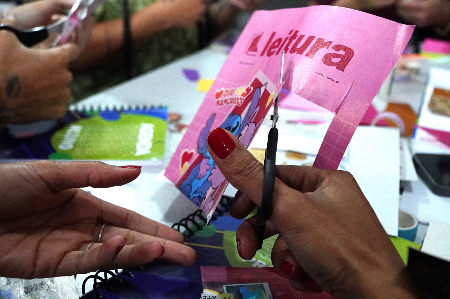 Educação promove oficinas gratuitas na biblioteca municipal