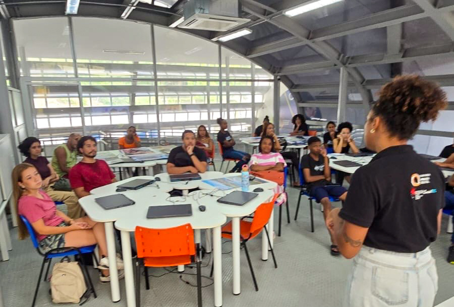Niterói lança projeto para capacitar mulheres e jovens em empreendedorismo, tecnologia e games no Complexo do Viradouro 