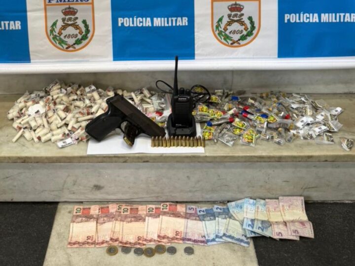 Ação do Gat do 12ª BPM Termina com Dois Detidos, Arma e Grande Quantidade de Drogas no Morro do Estado