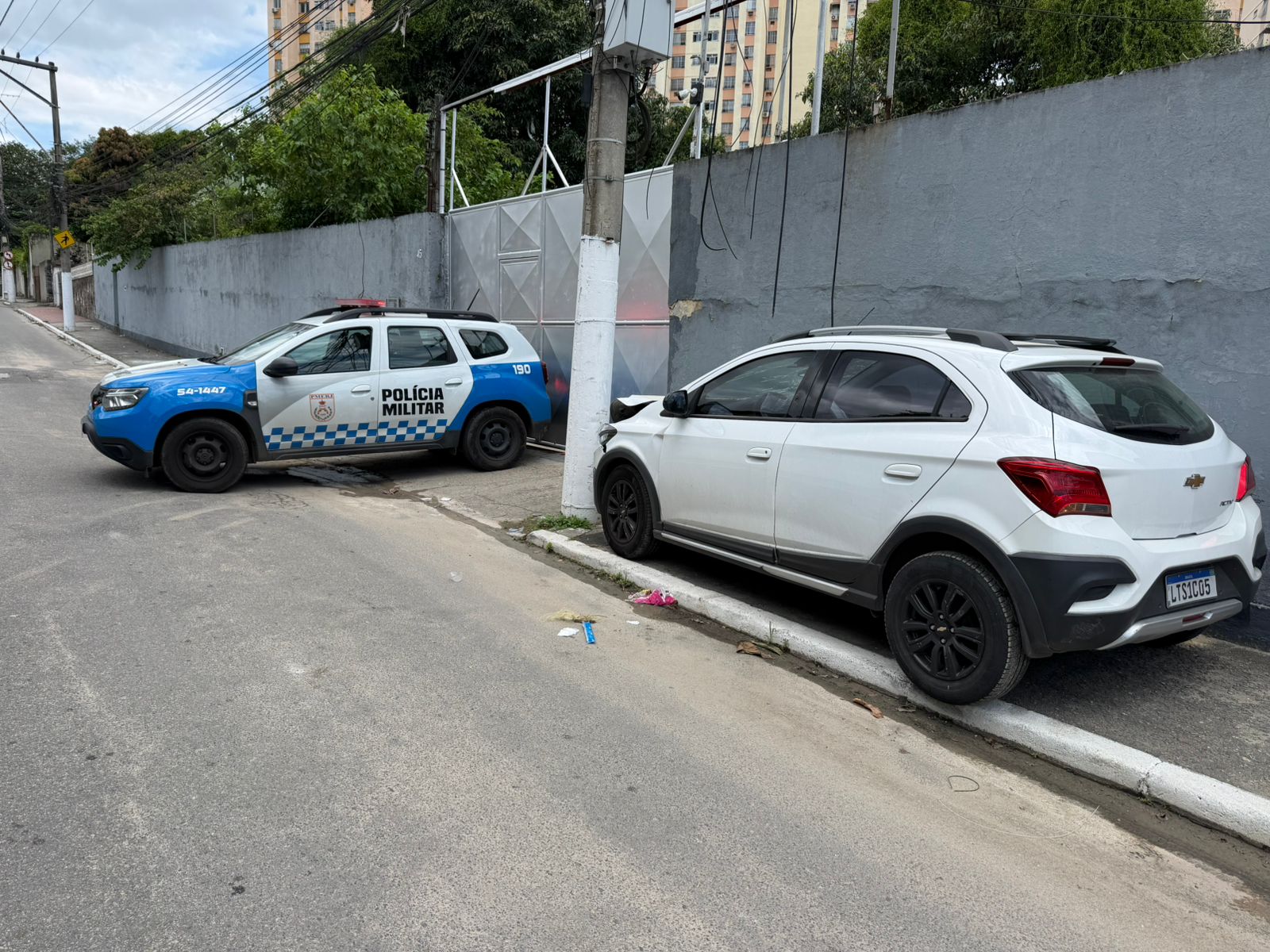 Mulher é baleada no pescoço durante tentativa de assalto no Fonseca, em Niterói