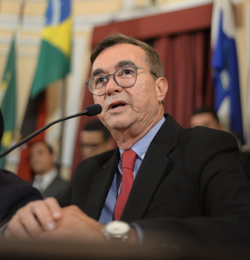 Câmara de Niterói homenageia Bagueira com título de Benemérito