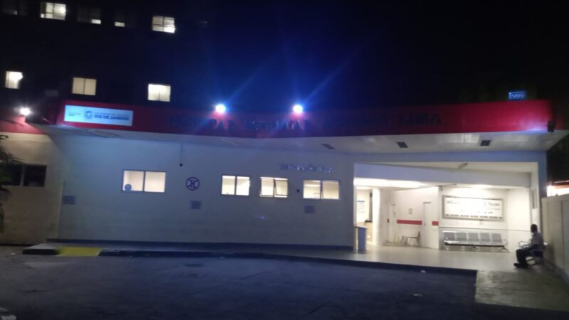 Morador é baleado na perna na noite desta segunda-feira durante tiroteio no Fonseca, em Niterói