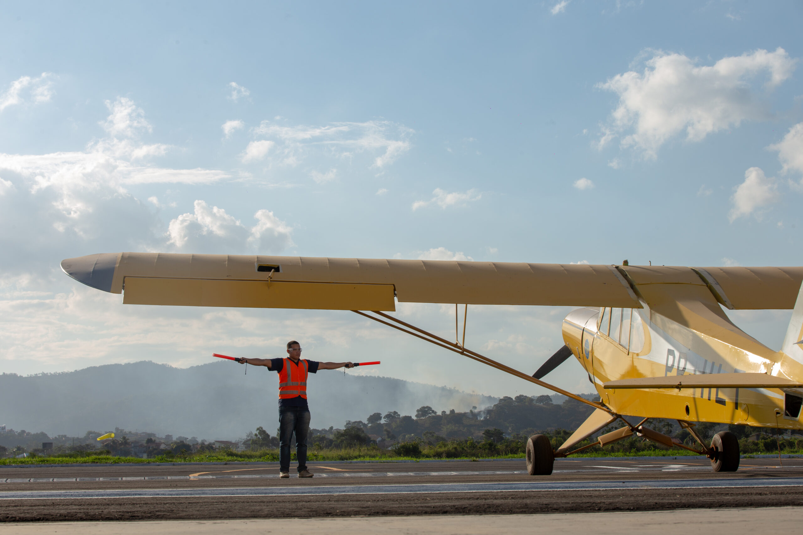 Prefeitura de Maricá cria iniciativa para ampliar acesso de jovens à formação em aviação