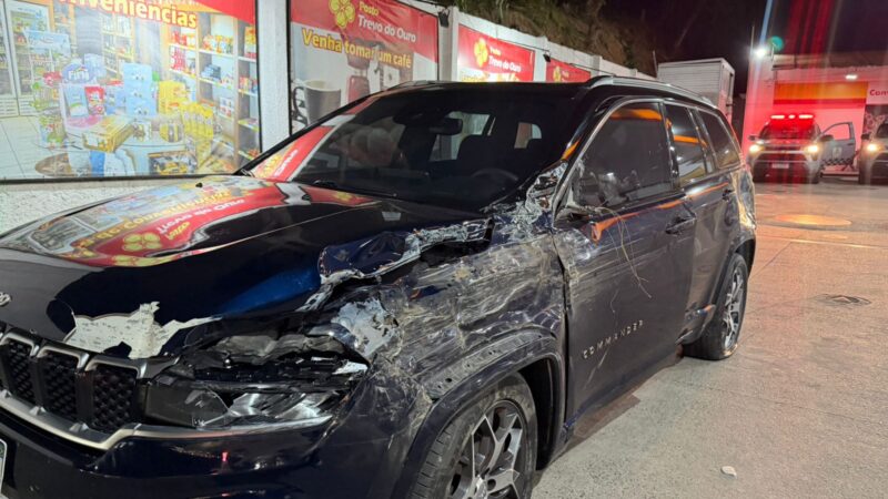 Secretário Defesa do Consumidor João Pires foge de criminosos armados com fuzis na RJ-106 e invade posto de gasolina em São Gonçalo