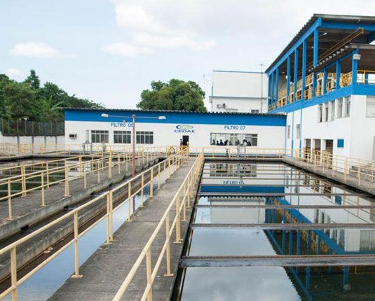 Falta d’água pode atingir cidades como Niterói, São Gonçalo, Itaboraí e Maricá durante manutenção no complexo Imunana-Laranjal.