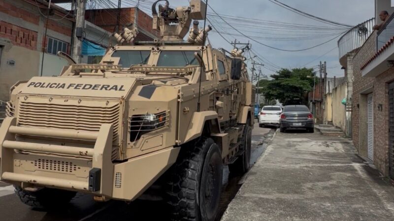 Megaoperação da Polícia Federal com apoio do 7º Batalhão no Jardim Catarina