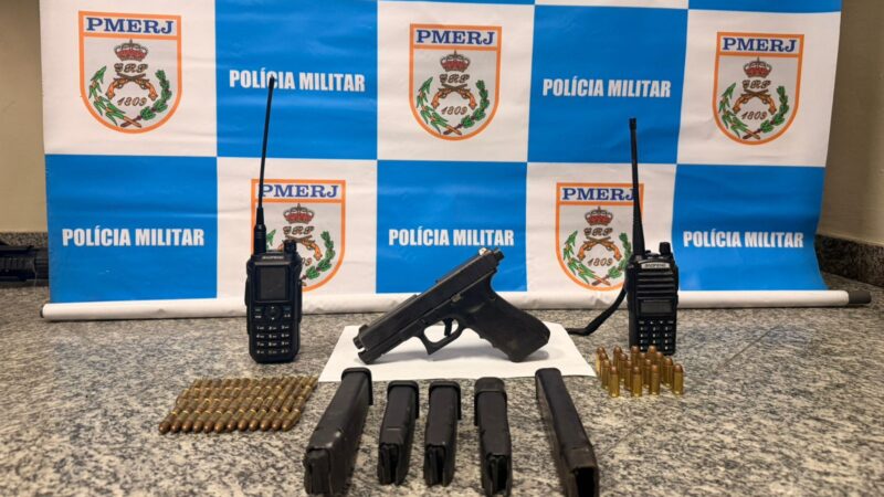 Policiais do 12º BPM são recebidos a tiros na Coronel, na Engenhoca, em Niterói