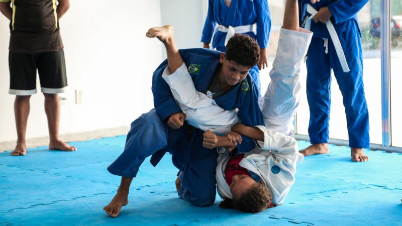 Projeto Transformar leva aula de jiu-jítsu ao CRAS Ampliação e amplia acesso ao esporte em Itaboraí